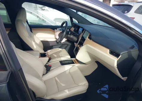 2020 Tesla Model X Long Range Dual Motor All-Wheel Drive/Long Range Plus Dual Motor All-Wheel Drive z USA, uszkodzony, nr VIN 5YJXCBE21LF250168